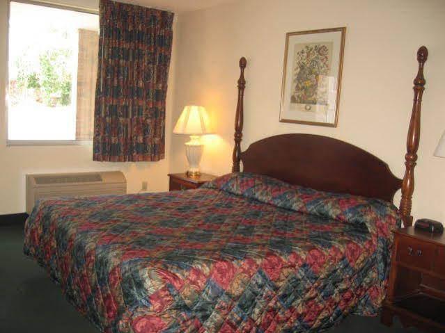 America'S Inn Williamsburg Luaran gambar